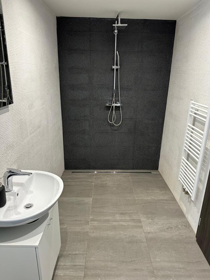 Apartman Byt 75M2 Klid Priroda Pro Rodinu براغ المظهر الخارجي الصورة